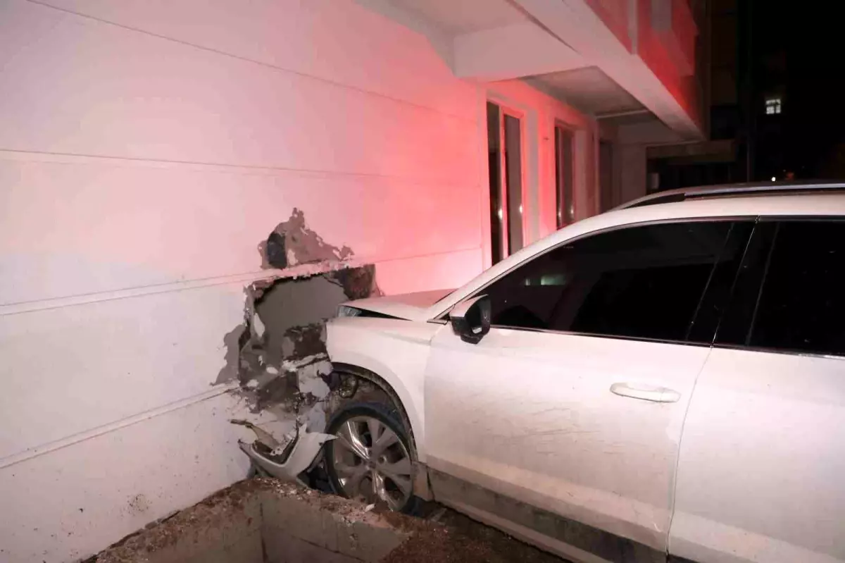 Nevşehir\'de Alkollü Sürücü Kaçarken Kaza Yaptı