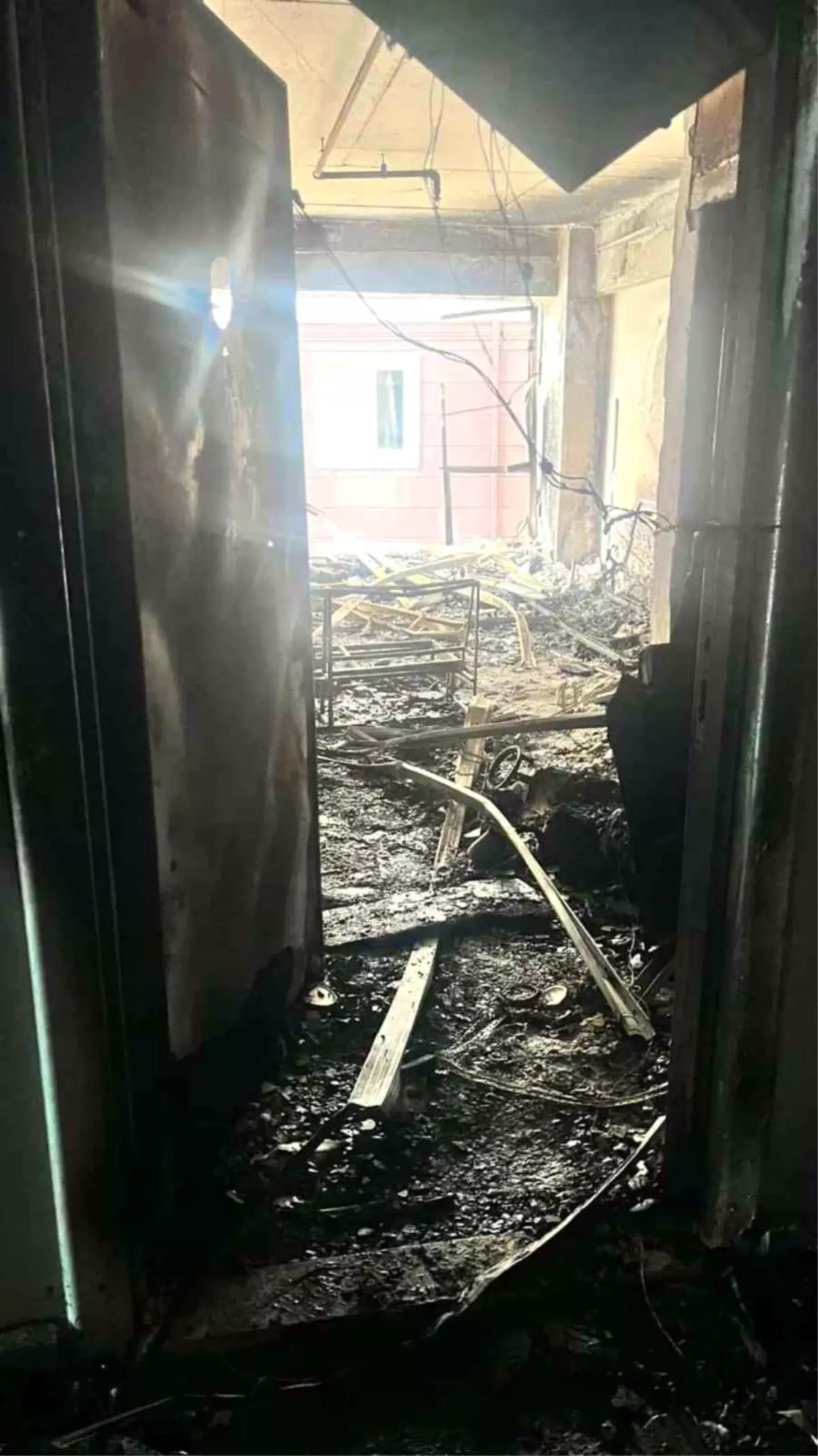 Ece Güney\'in evi sevgilisi tarafından ateşe verildi