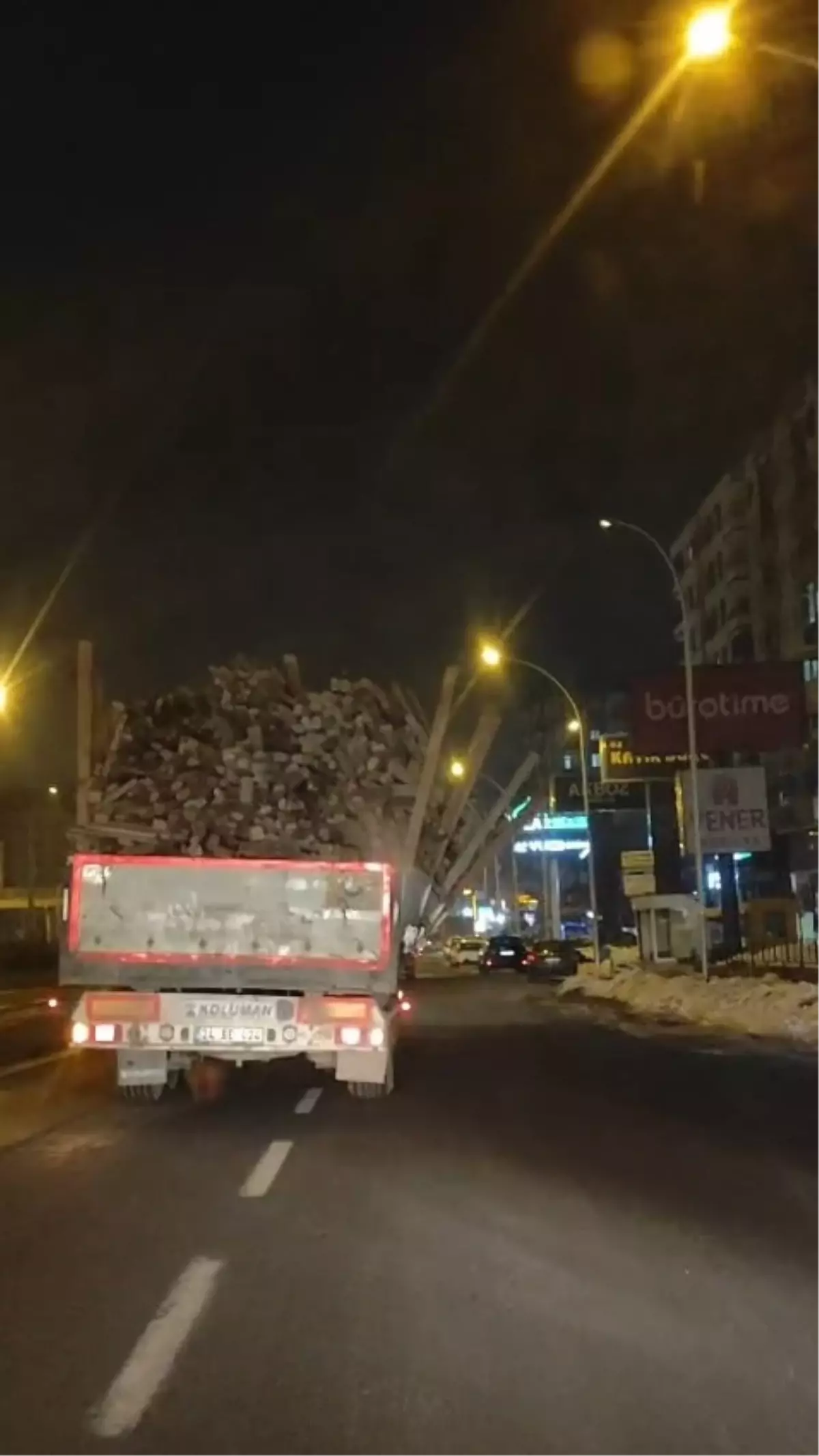 Diyarbakır\'da Tehlikeli Yük Taşınan TIR