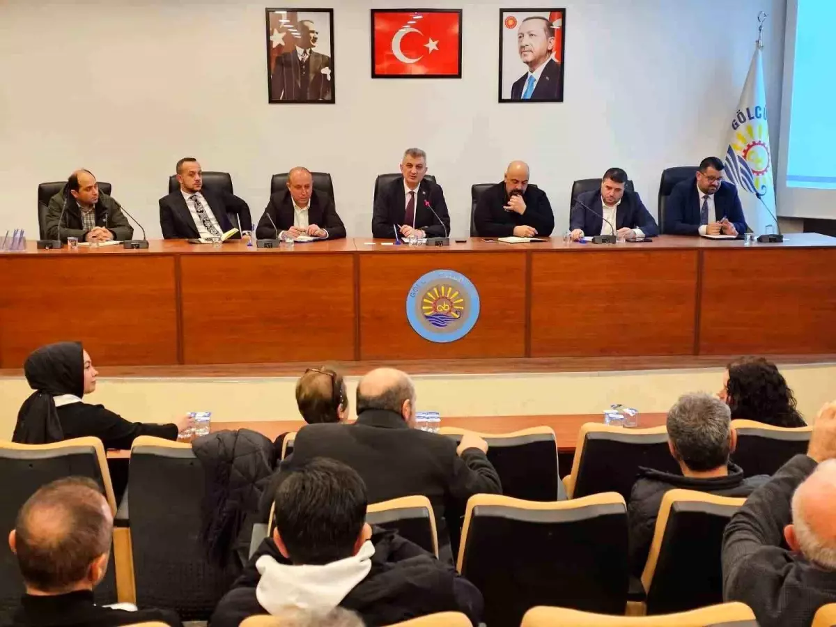 Gölcük\'te muhtarlar ve altyapı kurumlarının yetkilileri yatırım toplantısında buluştu