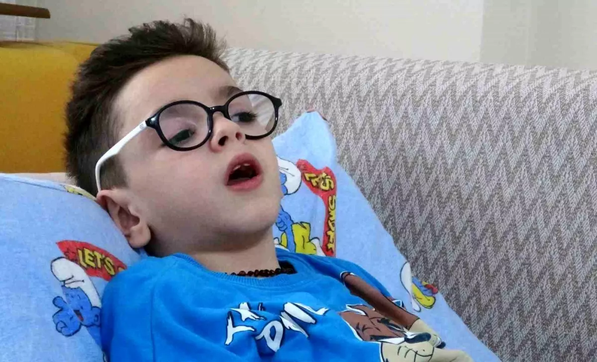 Kaan\'ın hayatı bir günde altüst oldu! Grip diye hastaneye gittiler, 4 yıldır yatağa mahkum