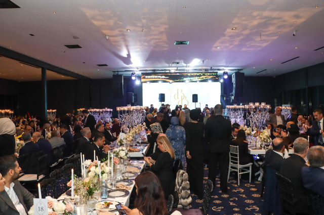 Haberler.com'un mutlu günü! Bilal Teymur ve Betül Kavak dünyaevine girdi Haberler.com'un mutlu günü! Bilal Teymur ve Betül Kavak dünyaevine girdi