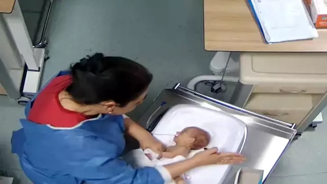 Hakimden, bebeğe şiddet uygulayan hemşirenin 'erişim engeli' talebine, 'basın özgürlüğü' reddi Hakimden, bebeğe şiddet uygulayan hemşirenin 'erişim engeli' talebine, 'basın özgürlüğü' reddi