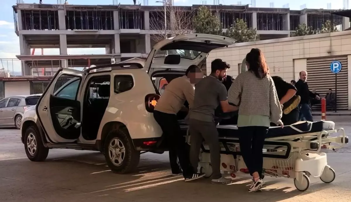 İnegöl\'de Çatı Tamiri Faciası