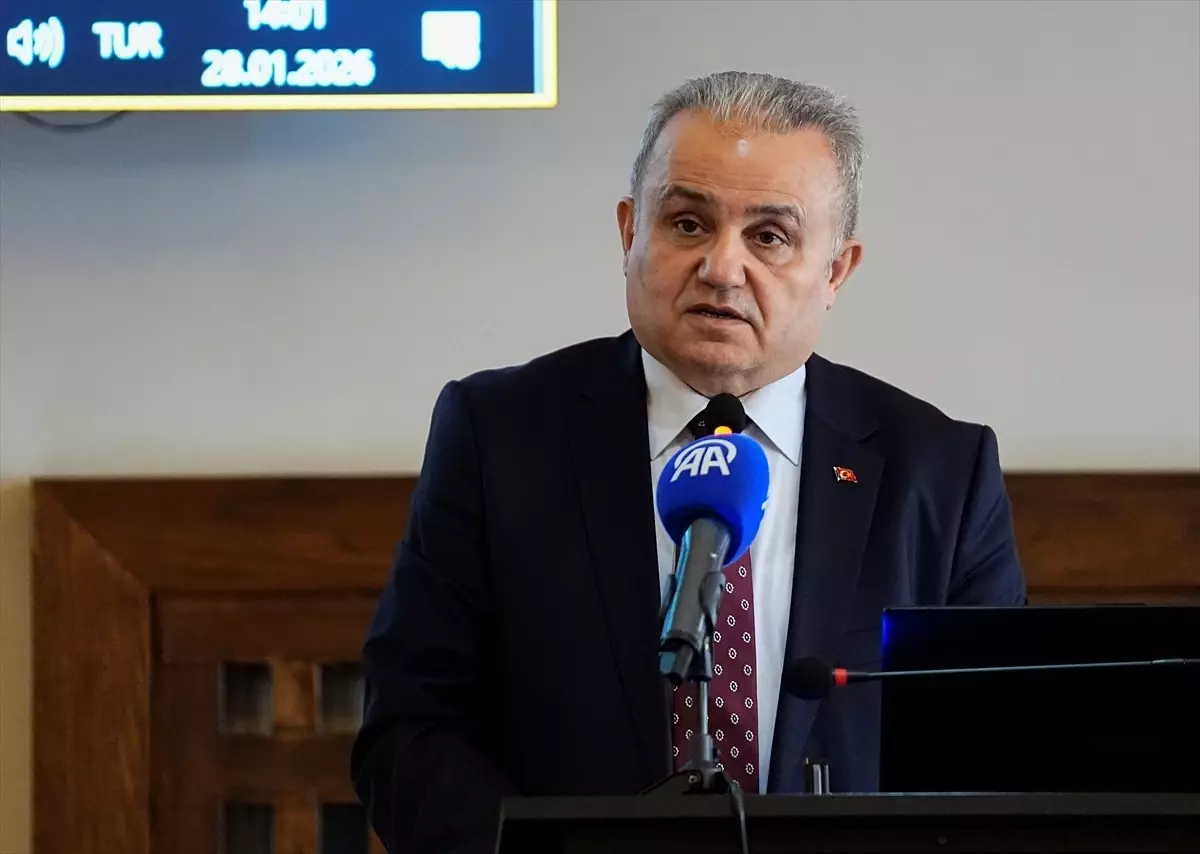 İstanbul\'da "106. Yıldönümünde Misak-ı Milli\'den Güncele Bakmak Sempozyumu" düzenlendi