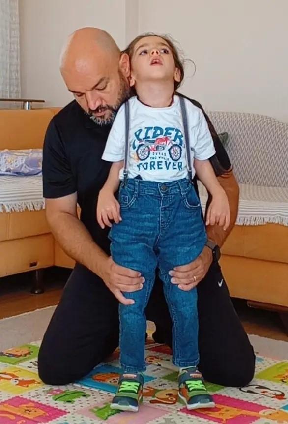 Kaan'ın hayatı bir günde altüst oldu! Grip diye hastaneye gittiler, 4 yıldır yatağa mahkum