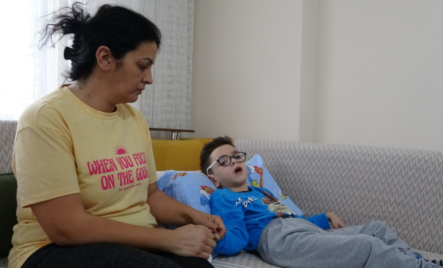 Kaan'ın hayatı bir günde altüst oldu! Grip diye hastaneye gittiler, 4 yıldır yatağa mahkum