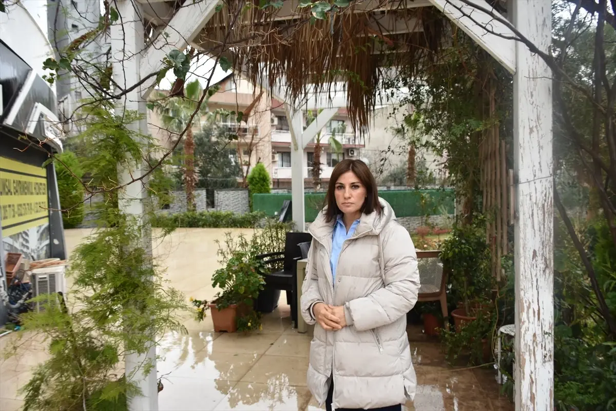 İzmir\'de Kadına Şiddet Davası: 2 Yıl 6 Ay Hapis