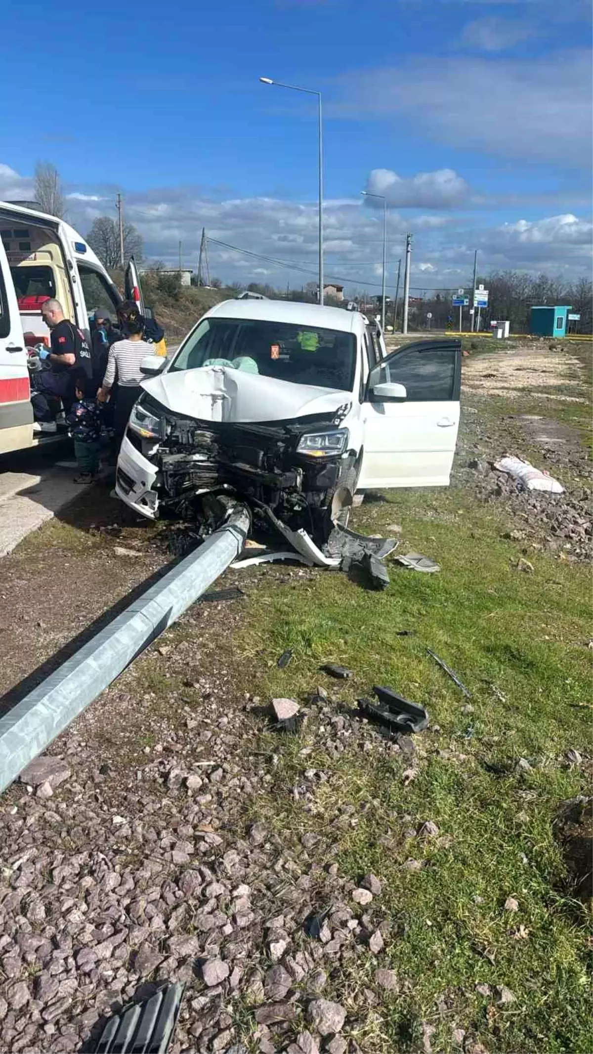 Kocaeli\'de Kaza: Sürücü Ağır Yaralandı