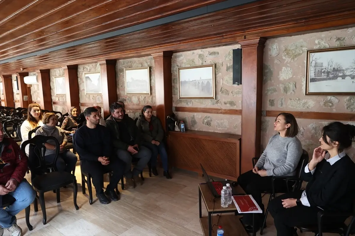 Edirne\'deki Mezar Taşları Tarihi İfade Ediyor