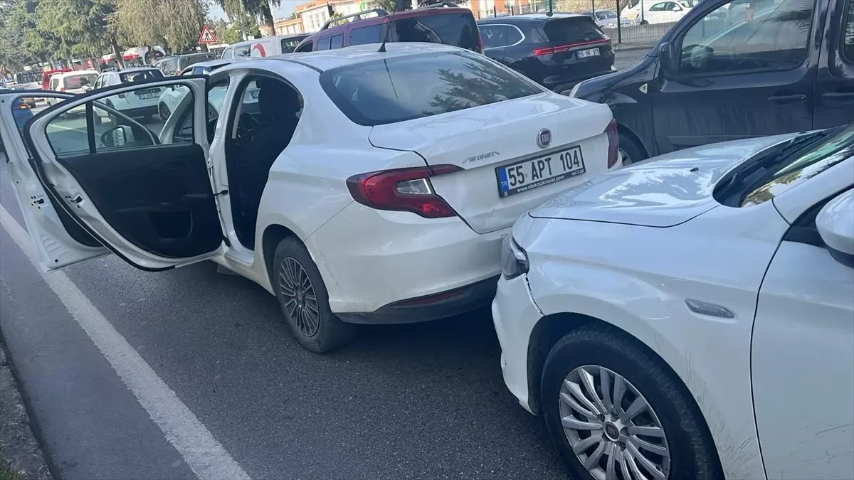 Samsun\'da 3 Araçlı Trafik Kazası