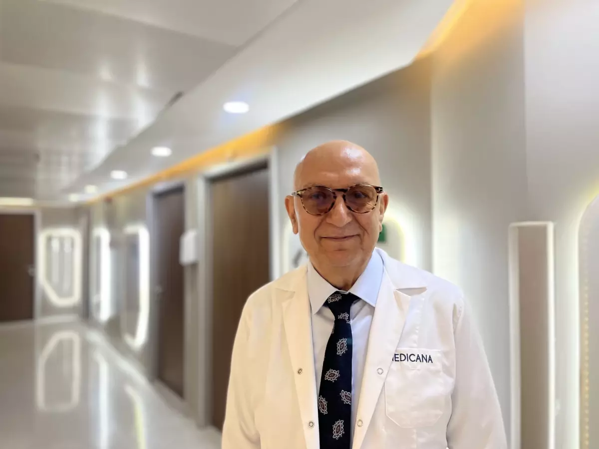 Boğaz Ağrısı Farenjit Değil, Tiroidit Olabilir!