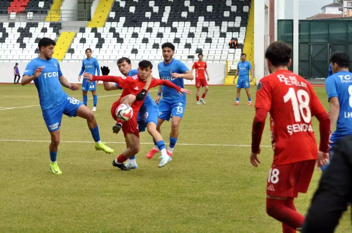 Somaspor, Ankara Demirspor\'u Yenerek 3 Puan Aldı