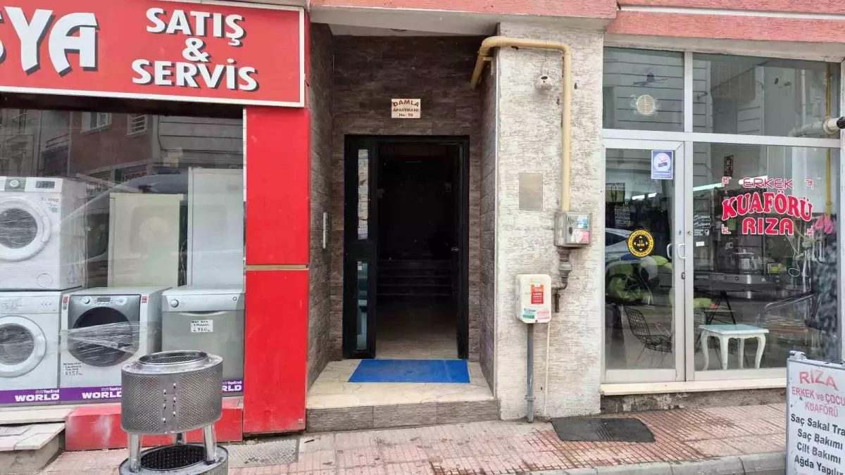 Üvey Oğul Bıçakladı: Yüksel Bozkurt Hayatını Kaybetti