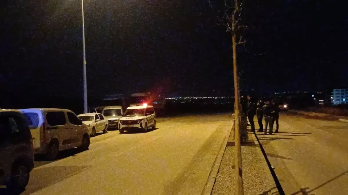 Çorum\'da Yorgun Mermi Balkon Duvarına Isabet Etti