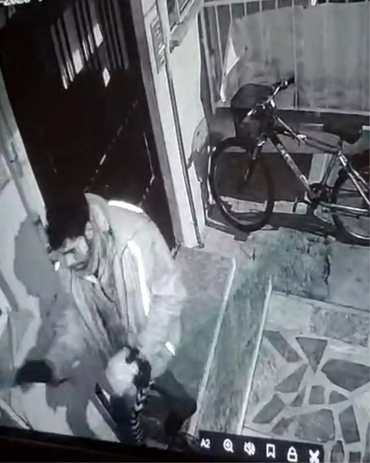 Eskişehir\'de Hırsızlık Anı Kamerada