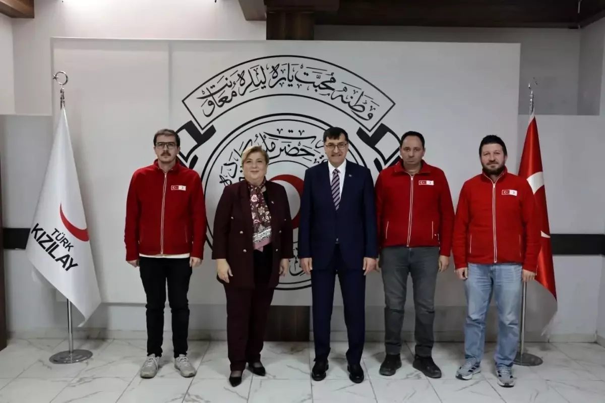Başkan Kahveci\'den Kütahya Türk Kızılay İl Merkezi\'ne ziyaret