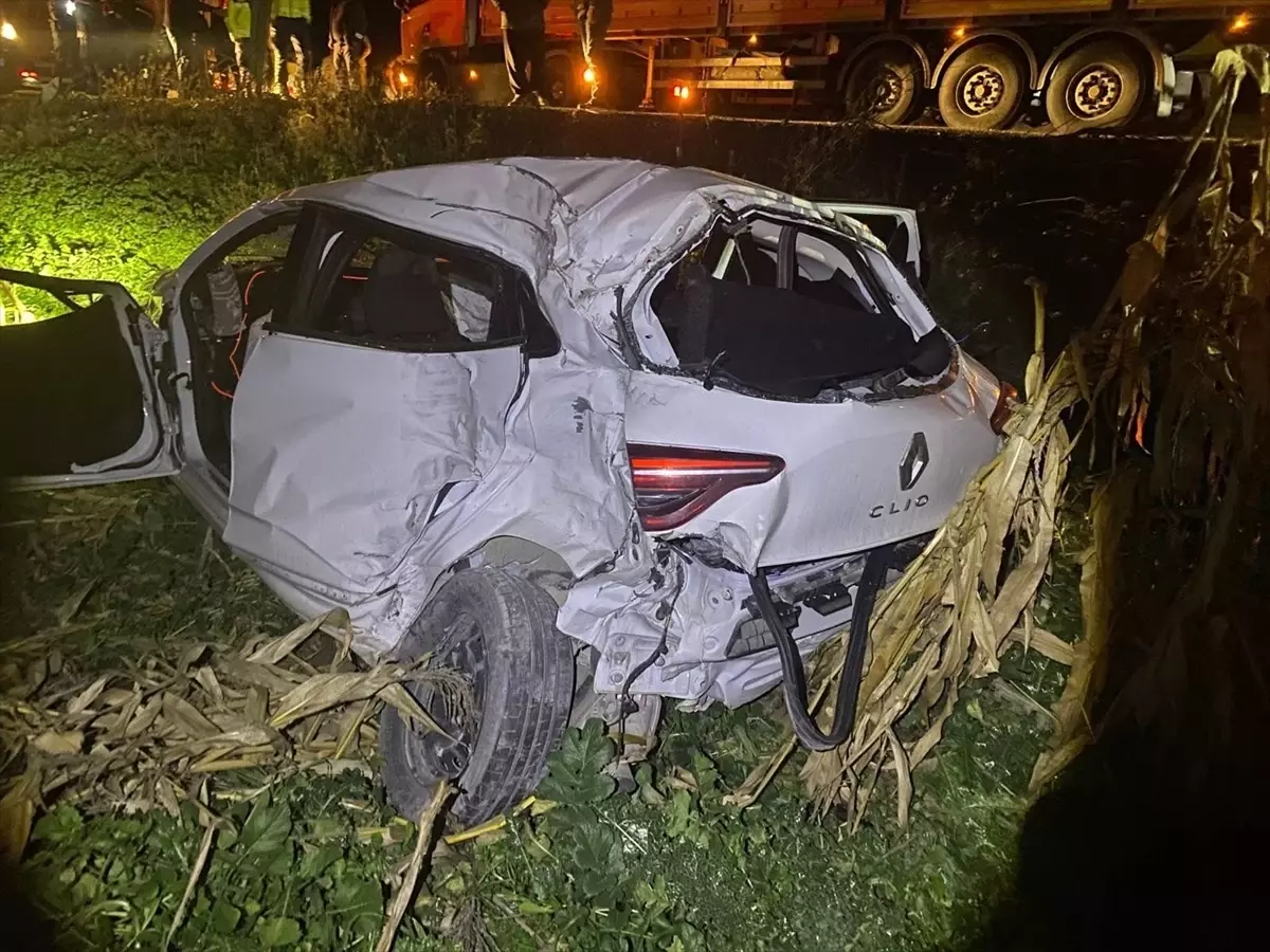 Osmaneli\'nde Trafik Kazası: İki Ağır Yaralı