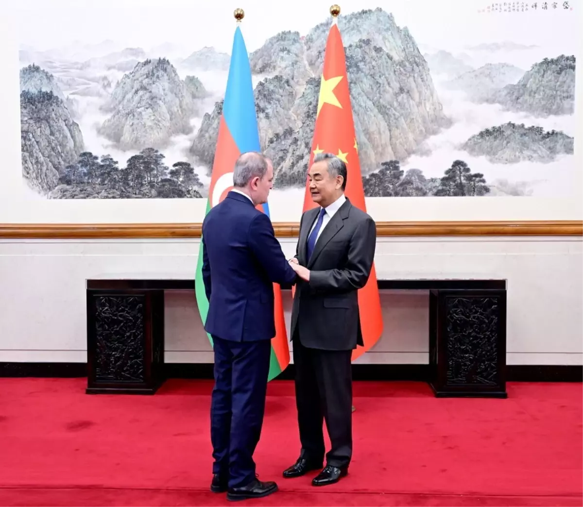 Çin ve Azerbaycan İlişkileri Güçleniyor