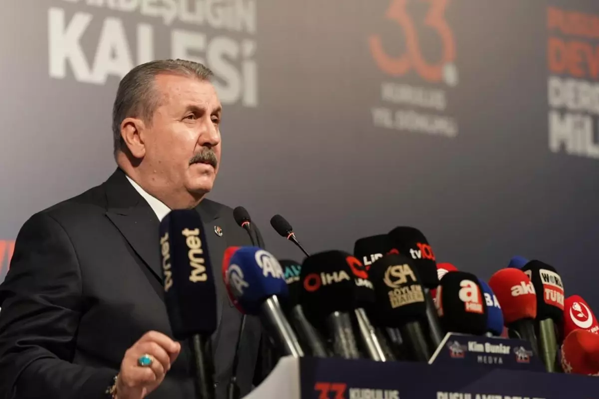 Destici\'den DEM Parti\'nin saç örme akımına tepki: Bozkurt\'un yelesidir, çakalın oyuncağı olamaz