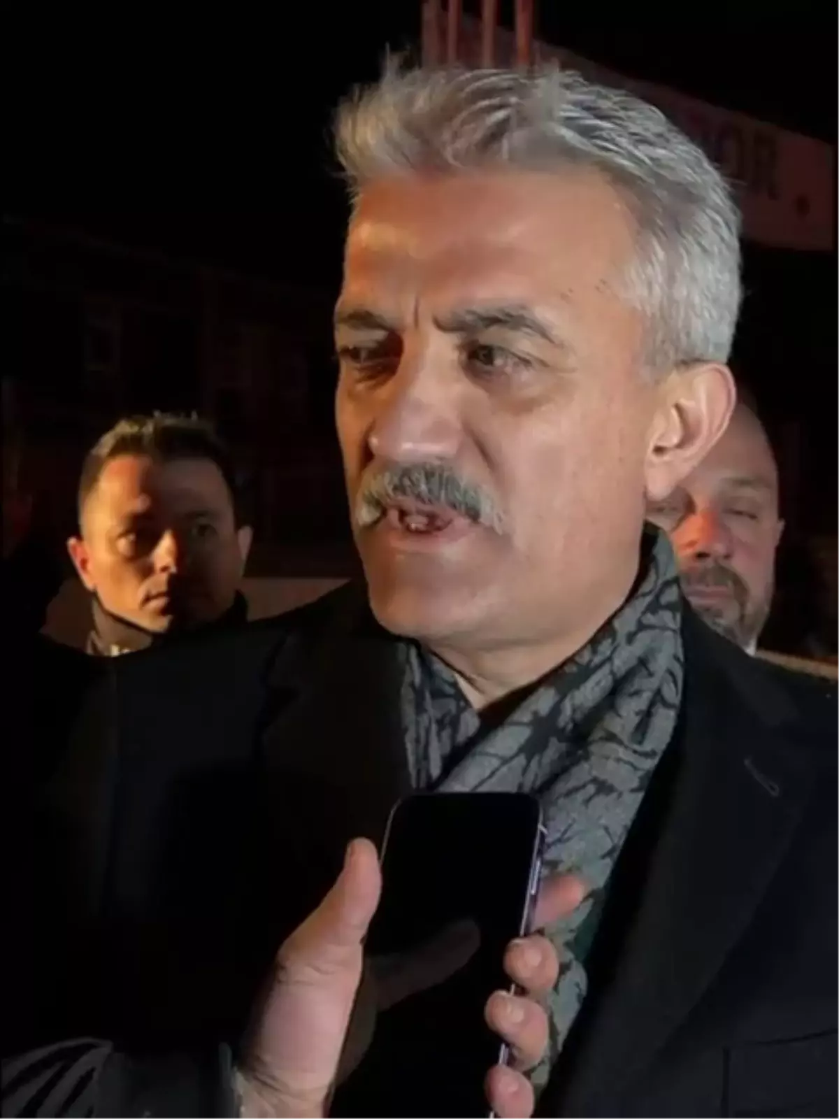 Düzce\'de Fabrika Yangını: 3 Kişi Kurtuldu