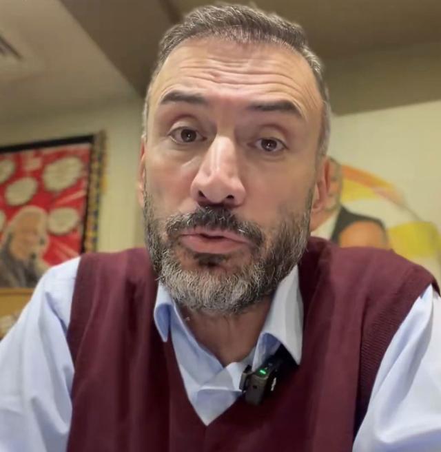 Ertem Şener sevenlerini korkutan görüntüsü için sessizliğini bozdu Ertem Şener sevenlerini korkutan görüntüsü için sessizliğini bozdu