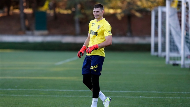 Fenerbahçe'de ayrılık! Çuvalla paraya alınan futbolcu 300 bin euroya gitti