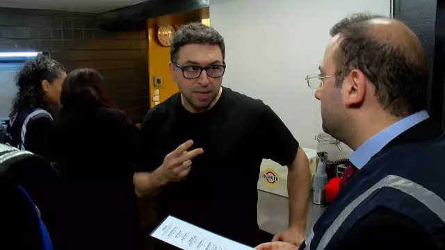 Herkes bu hamburgerciyi konuşuyor! Yarım litrelik suyun fiyatına bakın