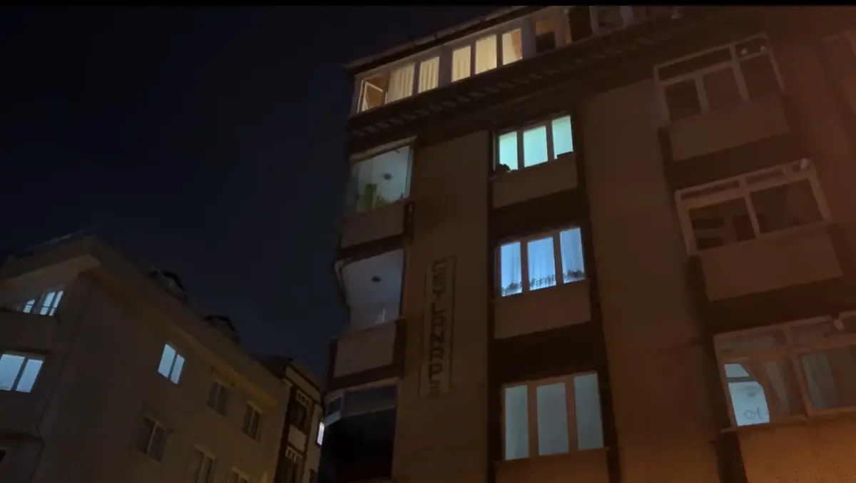 Evde tartıştığı oğlunu öldürüp aynı silahla intihar etti