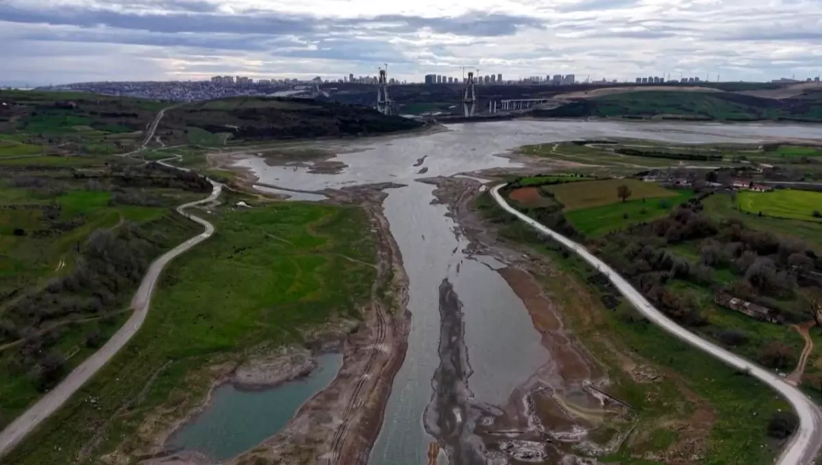 İstanbul\'da Su Krizi: Sazlıdere Barajı Kritik Seviyelerde