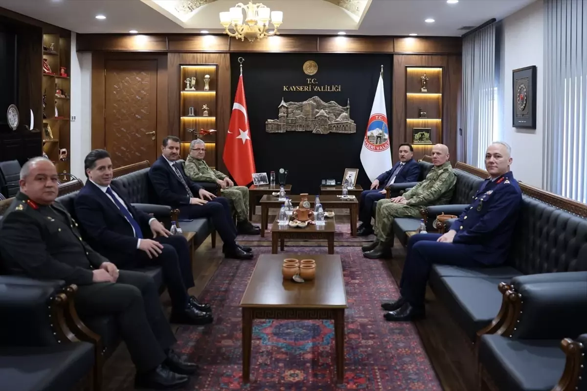 Vali Çiçek, Komutan ve Bakan Yardımcısını Ağırladı