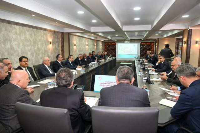 Kırmızı et fiyatlarını düşürecek proje geliyor! Pilot il olarak Erzurum seçildi Kırmızı et fiyatlarını düşürecek proje geliyor! Pilot il olarak Erzurum seçildi