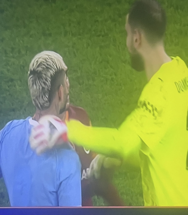 Manchester City maçı sonrası Icardi'yi görenler tanıyamadı Manchester City maçı sonrası Icardi'yi görenler tanıyamadı