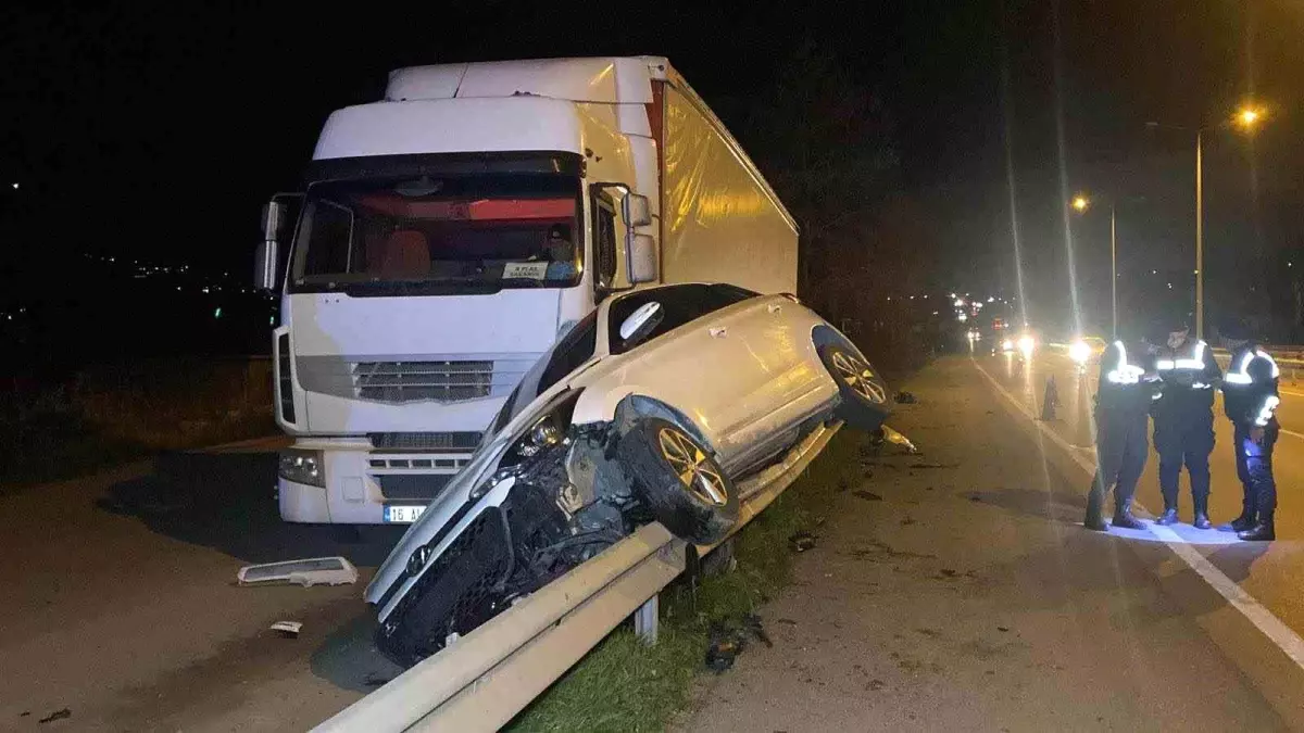 Kartepe\'de Kaza: 4 Yaralı