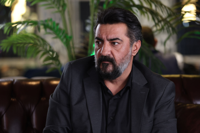 Oyuncu Celil Nalçakan'ın acı günü: Su gibi geldin, su gibi gittin kızım