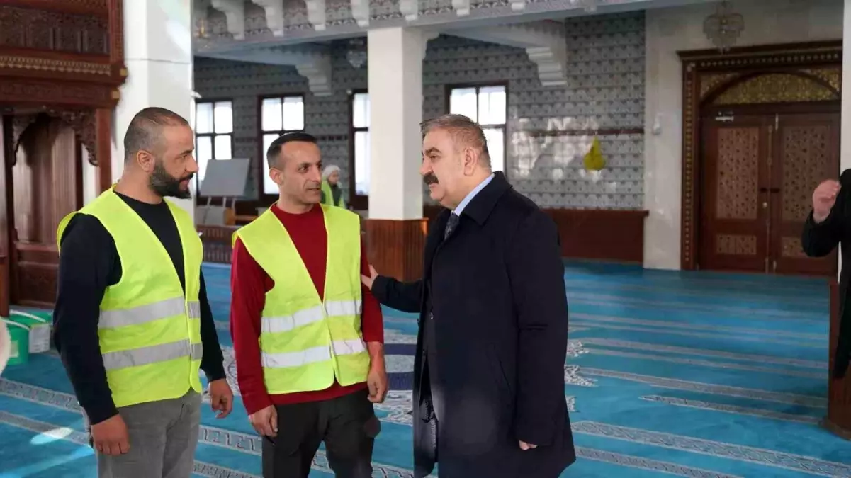 Palandöken\'de Camiler Ramazan ayına hazırlanıyor