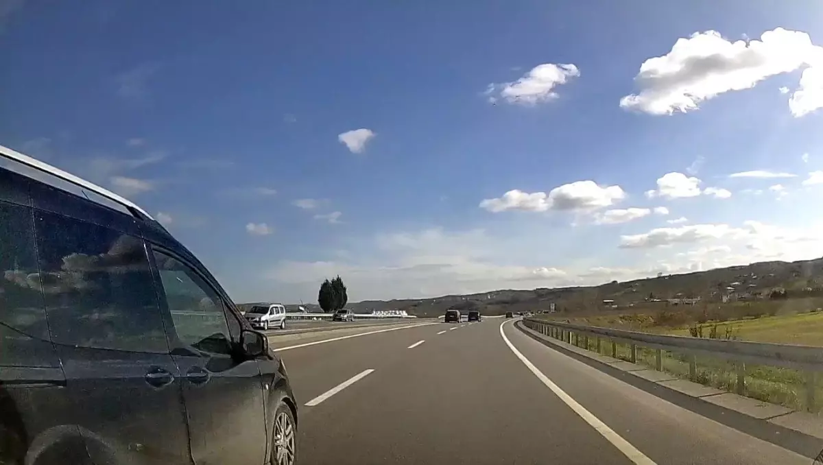 Trafikte Tehlikeli Şerit İhlali