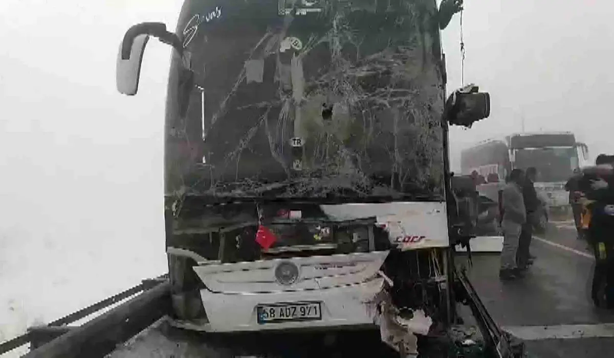 Sivas\'ta Zincirleme Trafik Kazası