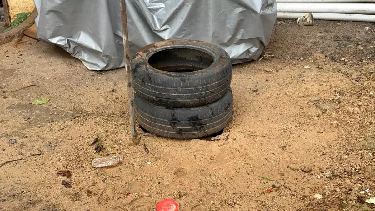 Antalya\'da Rögar Kapağına Basan Genç Kadın Çukura Düştü