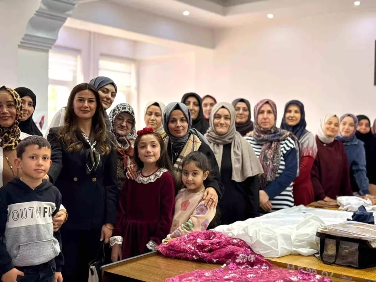 Vali Sözer\'in eşi Söğüt\'te temaslarda bulundu