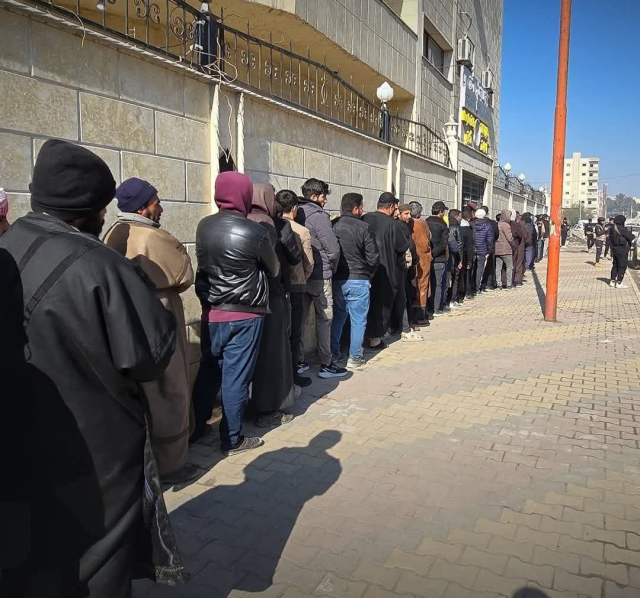 YPG/SDG'liler güvence peşinde! O belge için kuyruğa girdiler YPG/SDG'liler güvence peşinde! O belge için kuyruğa girdiler