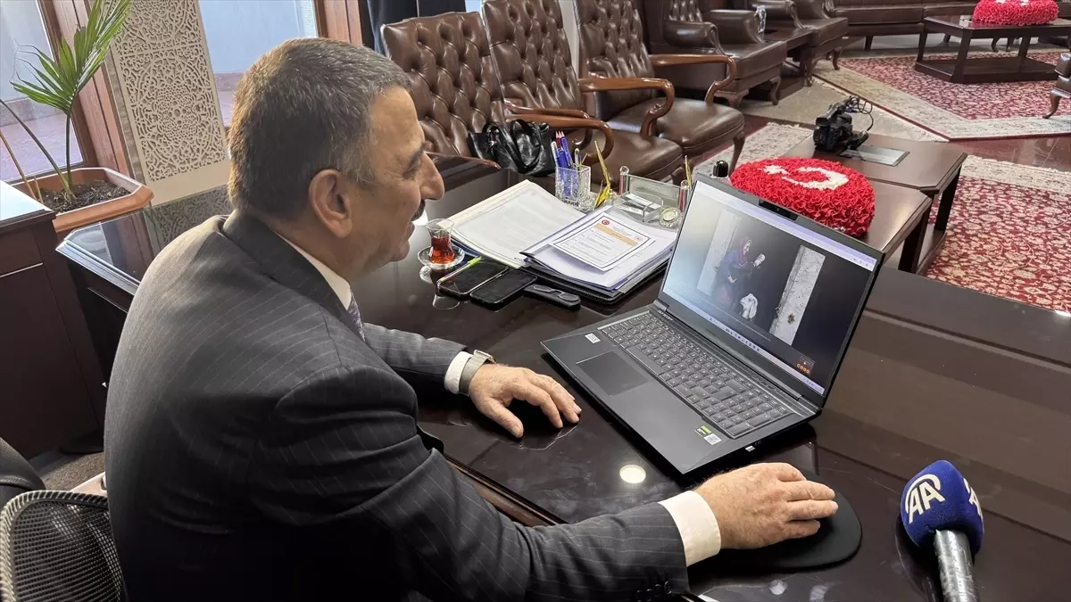 Vali Hacıbektaşoğlu\'ndan Yılın Kareleri Oylaması