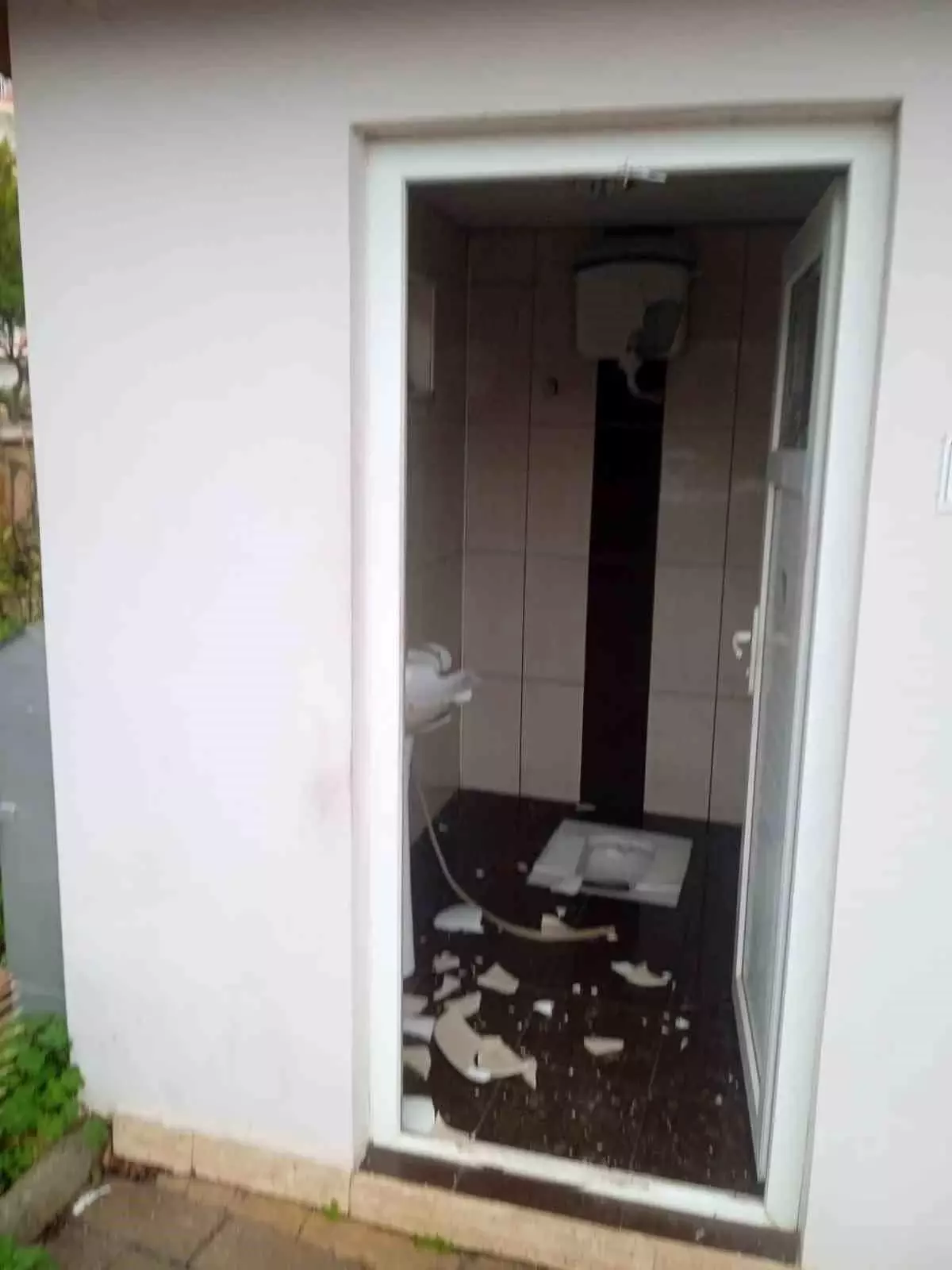 Alanya\'da Umumi Tuvalet Tahrip Edildi