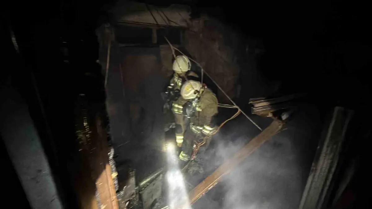 Düzce\'de Fabrika Yangını Kontrol Altına Alındı