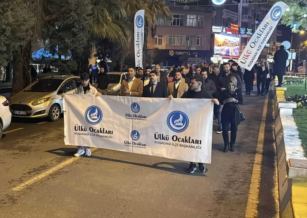 Aydın Ülkü Ocakları Türk bayrağıyla yürüyüş yaptı