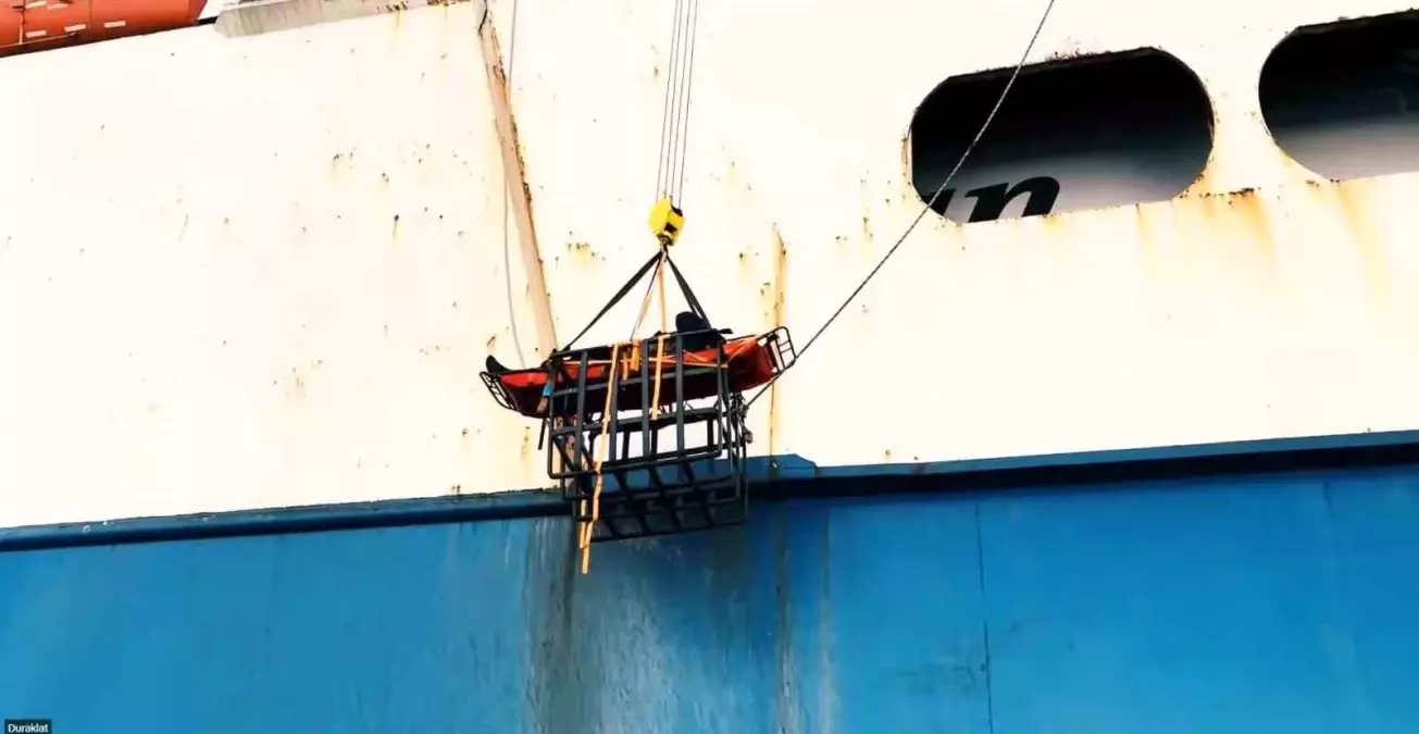 Sakarya\'da Gemide Fenalaşan Vatandaş Kurtarıldı