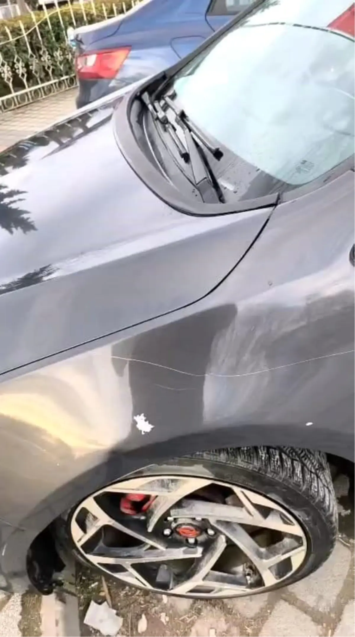 İnegöl\'de Gece Otomobil Saldırısı