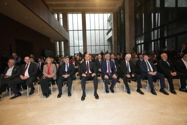 Cumhuriyet tarihinde bir ilk! Turizm geliri 65.2 milyar dolarla rekor kırdı Cumhuriyet tarihinde bir ilk! Turizm geliri 65.2 milyar dolarla rekor kırdı