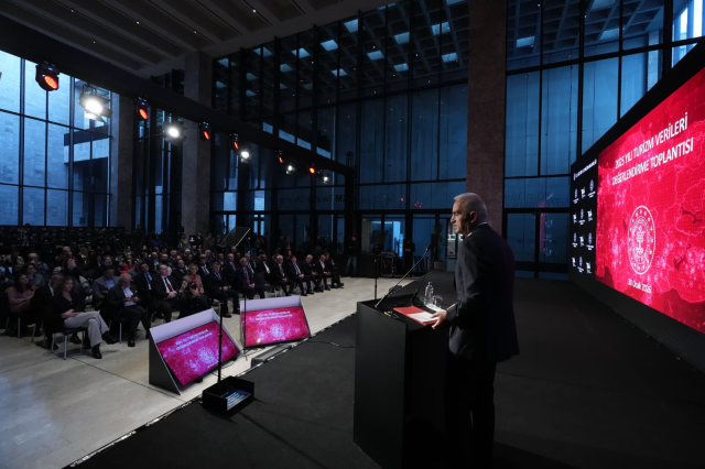 Cumhuriyet tarihinde bir ilk! Turizm geliri 65.2 milyar dolarla rekor kırdı Cumhuriyet tarihinde bir ilk! Turizm geliri 65.2 milyar dolarla rekor kırdı