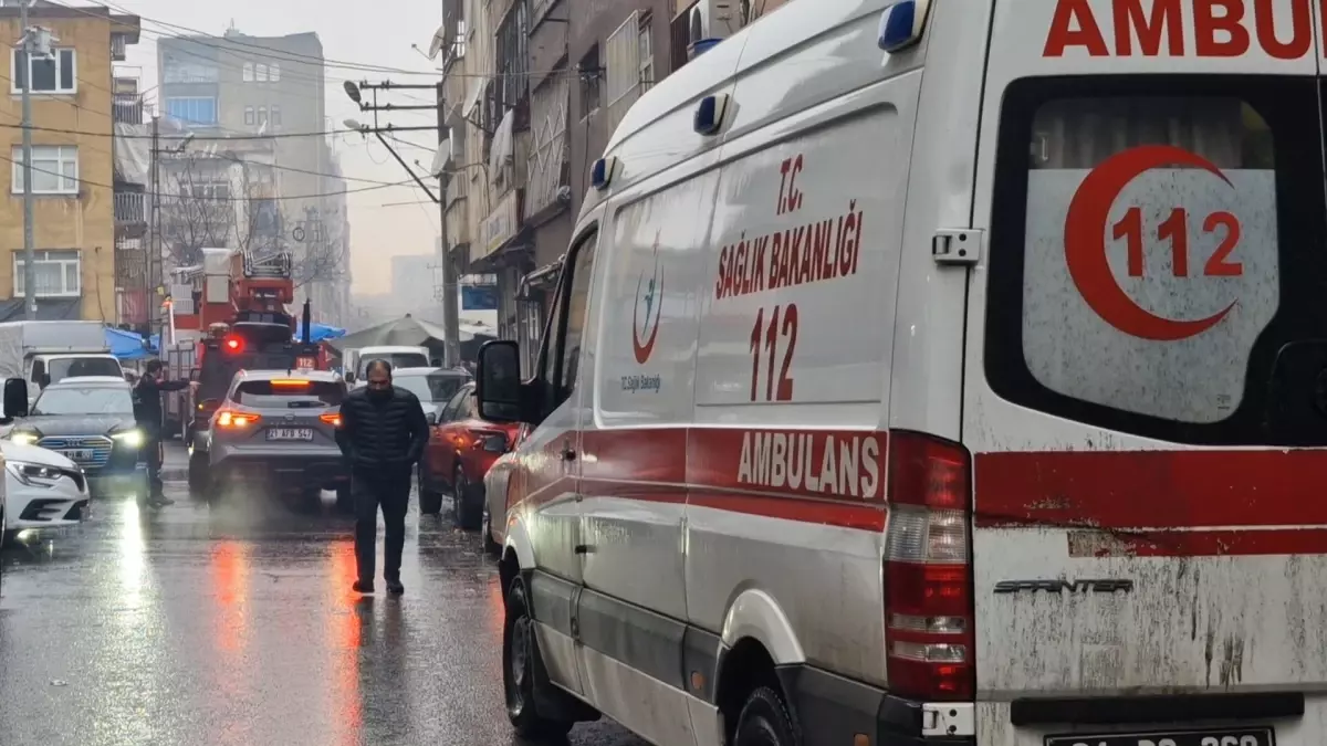 Diyarbakır\'da Apartman Yangını